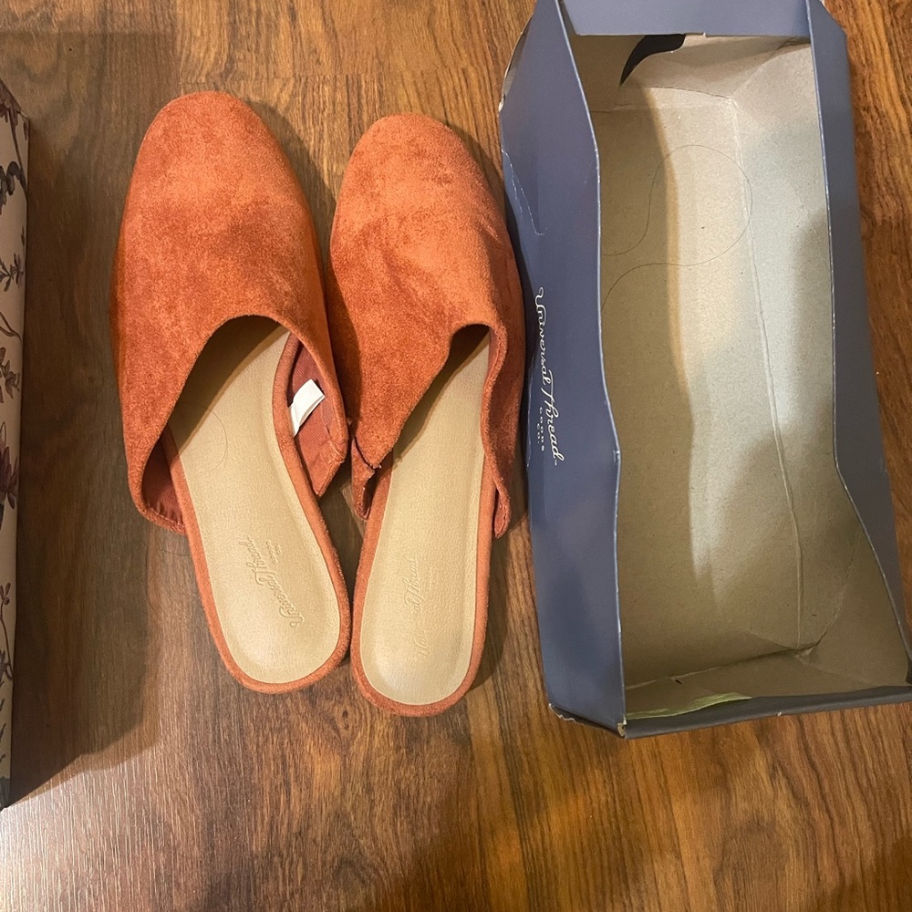 Universal Thread Rust Mules